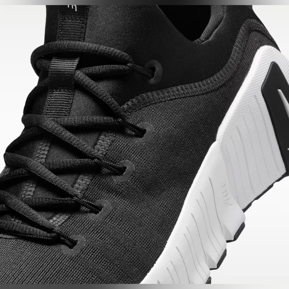 Nike Black and White Slip-On Training Sneakers / Nike Free Metcon 6 - NEW!! - Picture 2 of 12